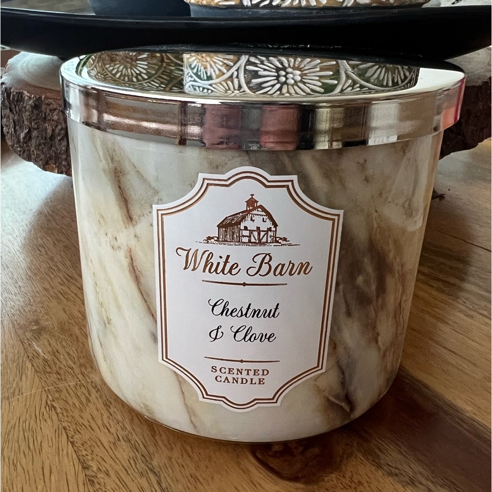White Barn (Bath & Body Works) Chestnut & Clove Candle